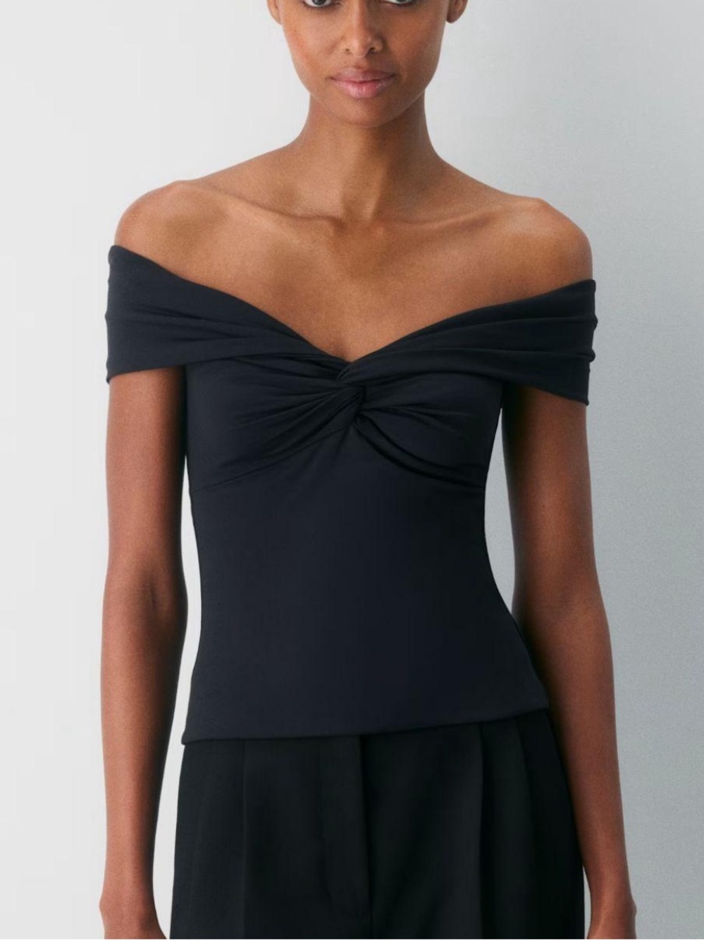 ARITZIA CONTOUR Off-Shoulder Twist Front Black Women's Top